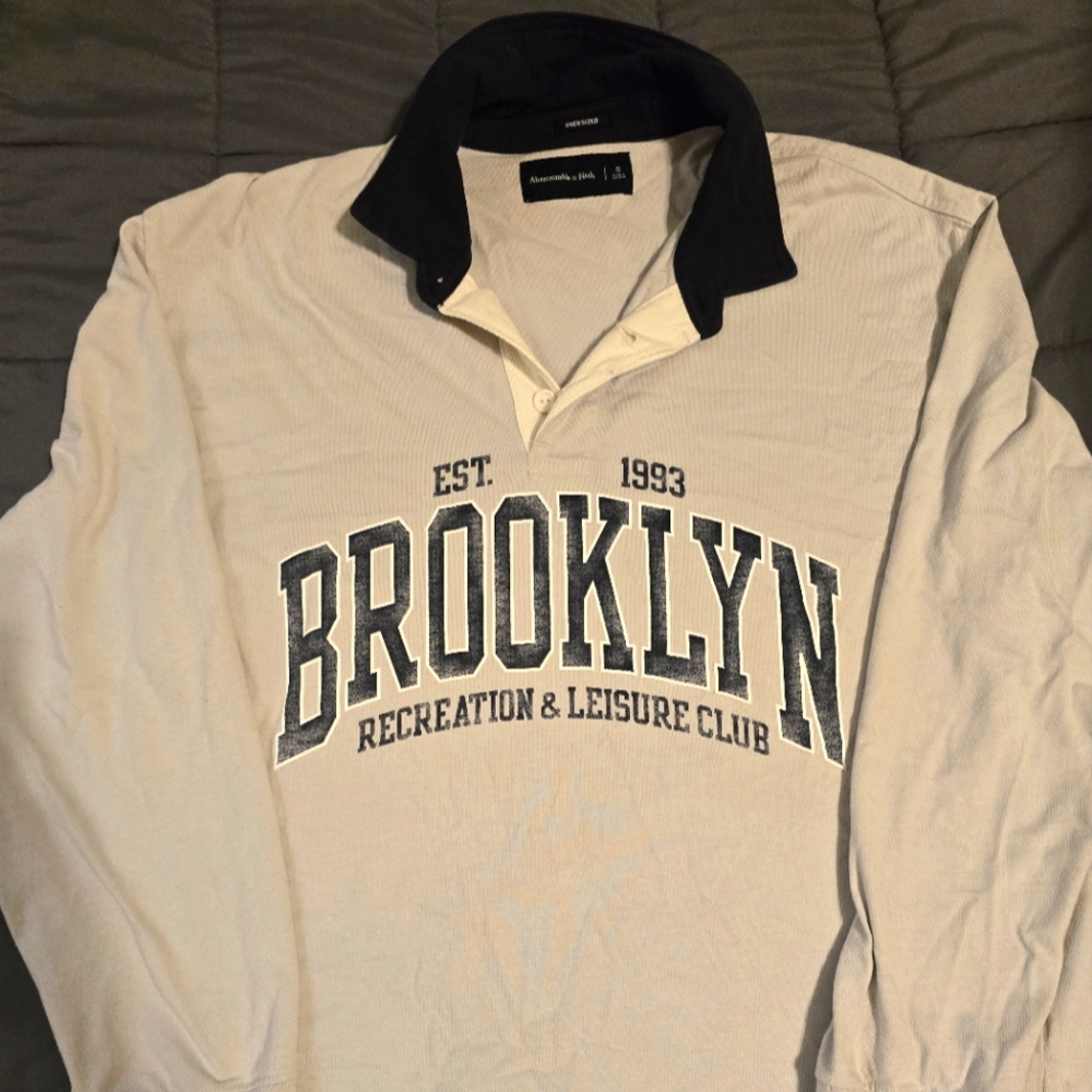 A&F oversized polo